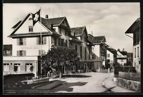 AK Grosswangen, Gasthaus Ochsen mit Strasse, Flagge