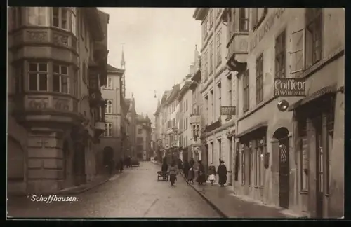 AK Schaffhausen, Strassenansicht mit Geschäften