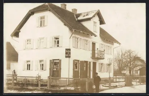 Foto-AK Türkheim /Schw., Strassenpartie mit Geschäft im Winter