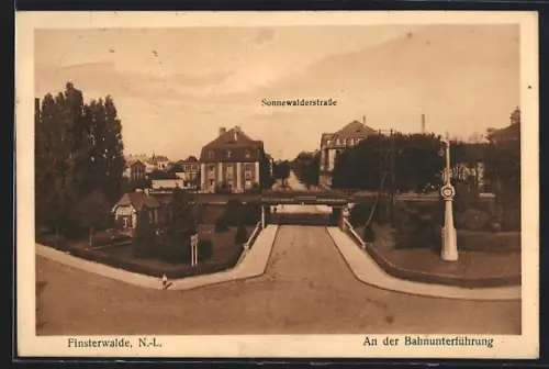 AK Finsterwalde /N.-L., An der Bahnunterführung in der Sonnewalderstrasse