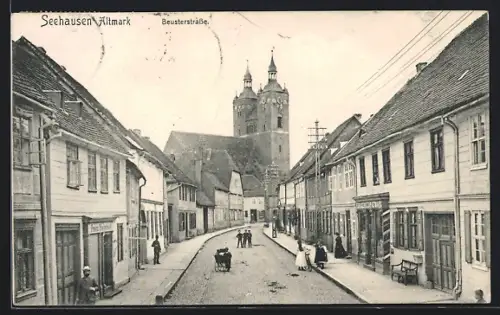 AK Seehausen /Altmark, Beusterstrasse mit Blick zur Kirche