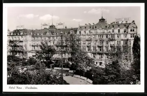 AK Wiesbaden, Hotel Rose mit Anlagenaus der Vogelschau