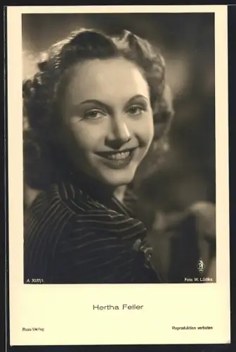 AK Schauspielerin Hertha Feiler mit freundlichem Lächeln