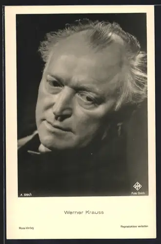 AK Schauspieler Werner Krauss zur Seite schauend