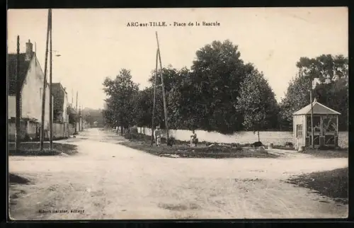 AK Arc-sur-Tille, Place de la Bascule