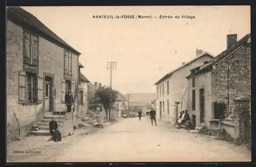 AK Nanteuil-la-Fosse, Entrée du Village