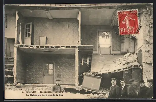 AK Juvigny, Inondations Janvier 1910, La Maison du Curé, vue de la Rue