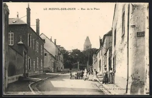 AK Le Mesnil-sur-Oger, Rue de la Place