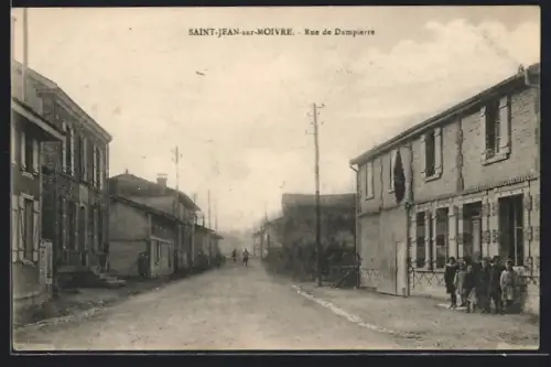 AK Saint-Jean-sur-Moivre, Rue de Dampierre, Strassenpartie