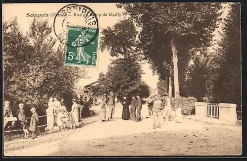 AK Sompuis /Marne, Rue du Camp de Mailly, Strassenpartie