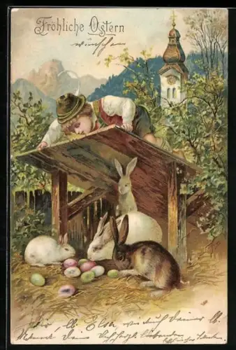 Präge-AK Junge mit Hut beobachtet Osterhasen mit bunten Ostereiern, Fröhliche Ostern