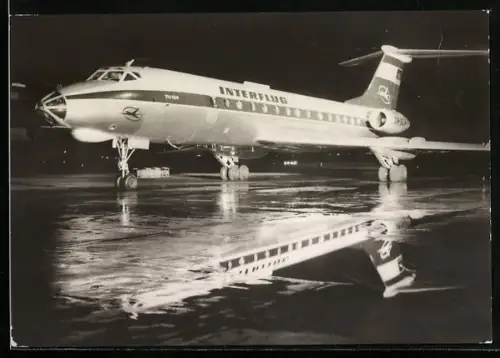 AK Turbinenluftstrahlverkehrsflugzeug TU 134 von Interflug im Flughafen