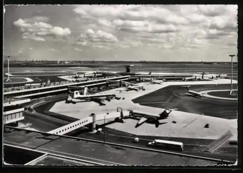 AK Flughafen Amsterdam-Schiphol, Ansicht aus der Vogelschau