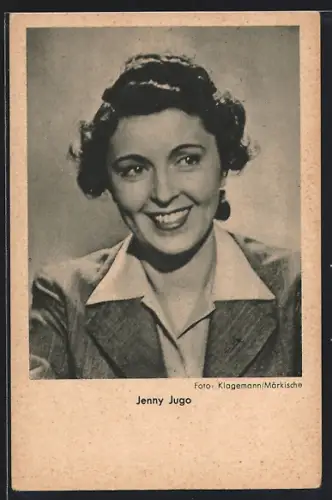 AK Schauspielerin Jenny Jugo lächelt