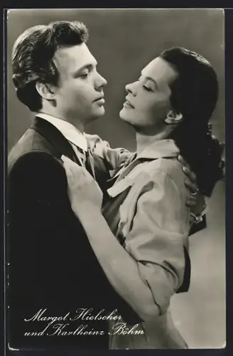 AK Schauspieler Margot Hiebscher und Karlheinz Böhm als Verena und Manfred in dem Komet - Film Salto mortale