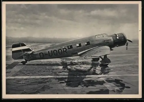 AK Flugzeug Junkers-Ju 160 auf Rollfeld