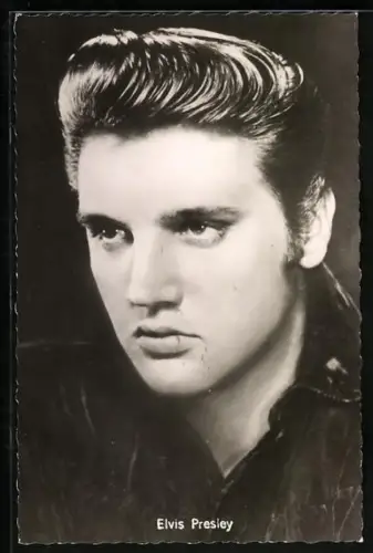 AK Musiker Elvis Presley mit gegeltem Haar