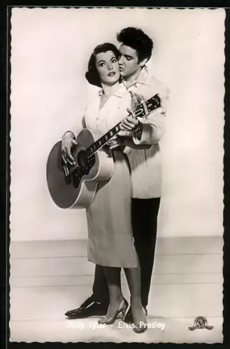 AK Musiker Elvis Presley und Musikerin Judy Tyler in dem Film Rhythmus hinter Gittern