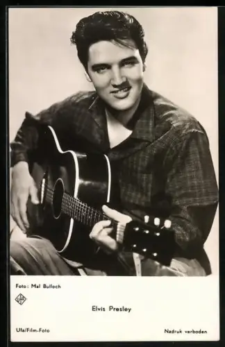AK Musiker Elvis Presley mit Gitarre