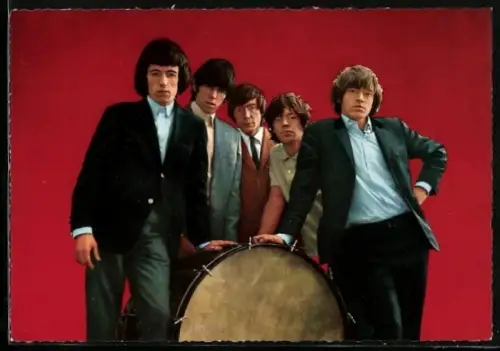 AK Musiker der Band the Rolling Stones an einer Pauke