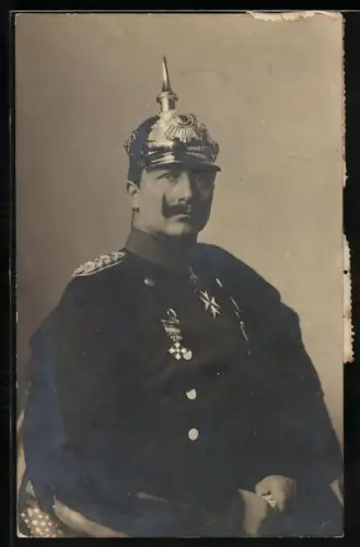 AK Kaiser Wilhelm II. mit Pickelhaube im Porträt