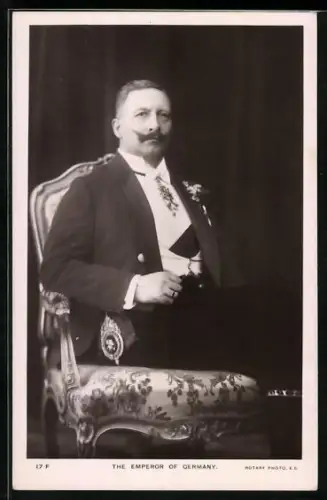 AK Kaiser Wilhelm II. in einem Anzug mit Orden