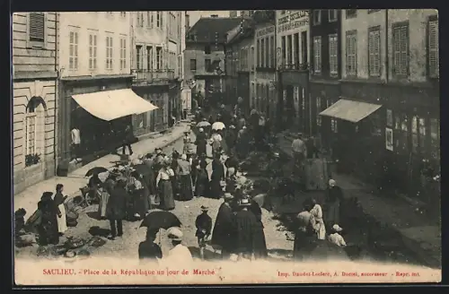 AK Saulieu, Place de la Republique un jour de Marché