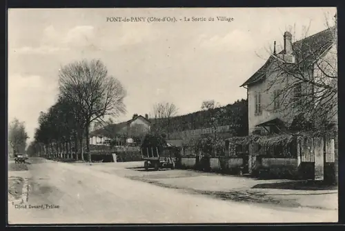 AK Pont-de-Pany /C.-d`Or, La Sortie du Village