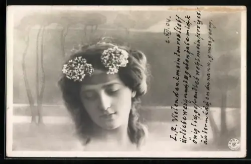 Foto-AK NPG Nr. 233-5: Junge Frau in einer Landschaft