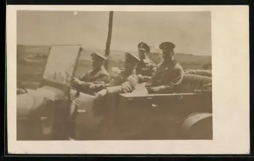 AK Kronprinz Wilhelm von Preussen im Auto