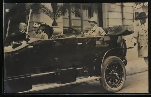 AK Kronprinz Wilhelm von Preussen im Auto