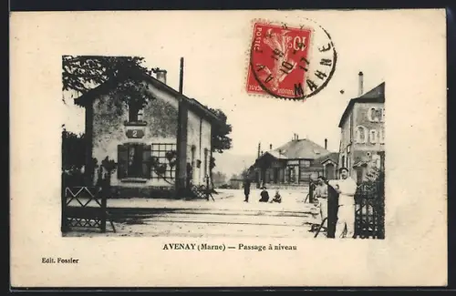 AK Avenay /Marne, Passage à niveau