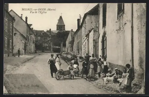 AK Mesnil-sur-Oger, Vue de l`Eglise, Enfants