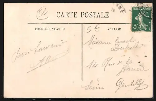 AK Épernay, Rue du Commerce, Platz, Standarten, Lanzen, Römische Helme, Trompete