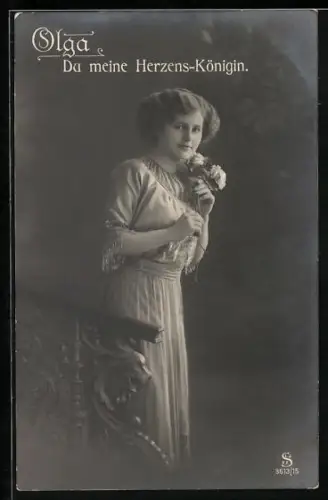 Foto-AK L.J. & F.F. Nr. 3613/15: Olga im Kleid mit Rosen