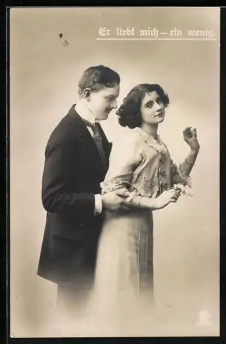 Foto-AK L.J. & F.F. Nr. 2968/5: Mann und Frau mit Blume