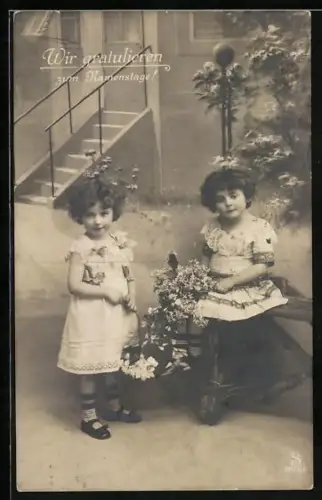 Foto-AK L.J. & F.F. Nr. 3622/6: Zwei Mädchen mit Blumen, Glückwunsch zum Namenstag