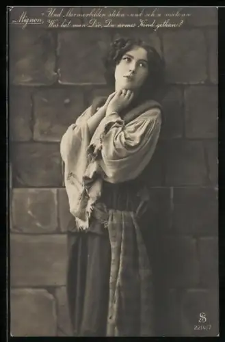 Foto-AK L.J. & F.F. Nr. 2214 /: Mignon, Und Marmorbilder stehn und seh`n mich an...