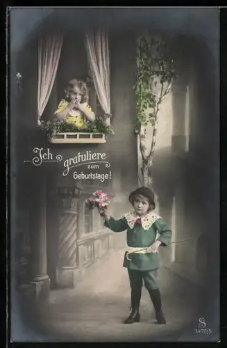 Foto-AK L.J. & F.F. Nr. 3470/5: Junge mit Blumen bei Mädchen am Fenster, Geburtstagsgruss