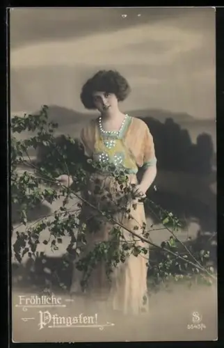 Foto-AK L.J. & F.F. Nr. 5543/4: Fräulein im bunten Kleid, Pfingstgruss