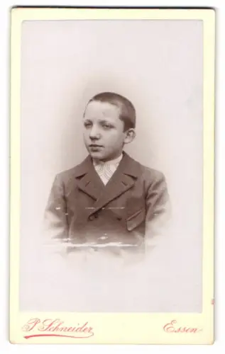 Fotografie P. Schneider, Essen, Kettwigerstrasse 38, Porträt eines Jungen