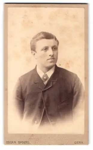 Fotografie Oscar Spoerl, Gera, Schleizer-Strasse 16, Porträt eines jungen Mannes