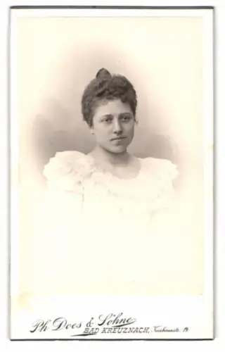 Fotografie Ph. Does & Söhne, Bad Kreuznach, Kurhausstr. 14, Porträt einer jungen Frau