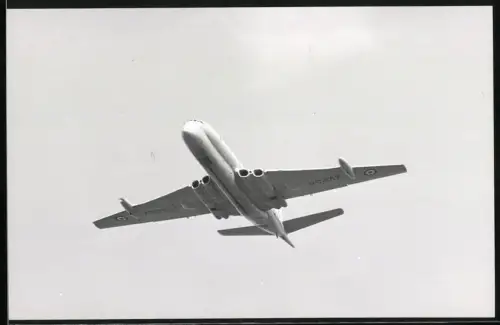 Fotografie Flugzeug Vierstrahliger Bomber der RAF, Kennung XV258