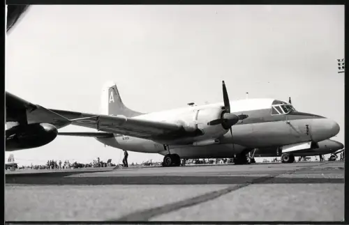 Fotografie Flugzeug Vickers Varsity T.1, Kennung WJ909