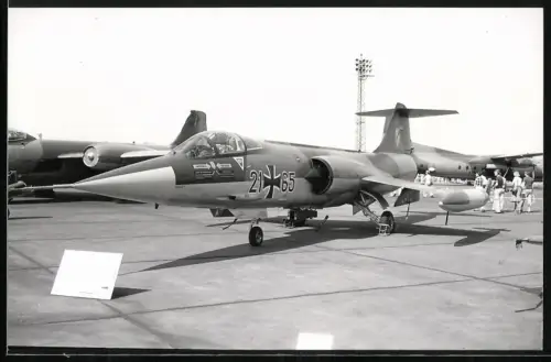 Fotografie Flugzeug Lockheed F-104 Starfighter, Jagdflugzeug Marinegeschwader 21 Kennung 21-65