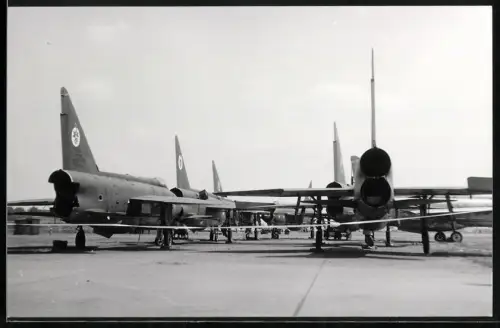 Fotografie Flugzeug English Electric Lightning, Jet's einer Kunstflugstaffel in Gütersloh