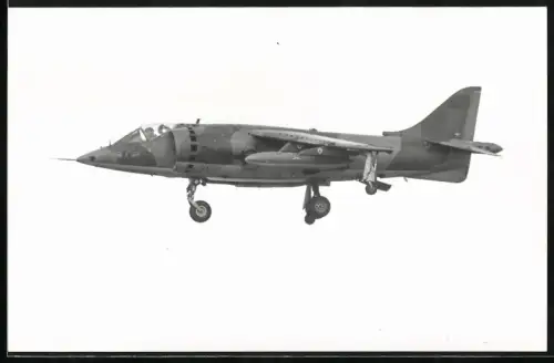 Fotografie Flugzeug Hawker Siddeley Harrier, Senkrechtstarter Kampfjet der RAF