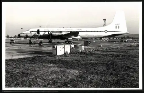 Fotografie Flugzeug Viermotoriger Niederdecker, Royal Air Force Transport Command No. 640