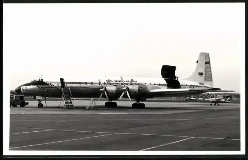 Fotografie Flugzeug Viermotoriger Niederdecker, Royal Canadian Air Force Transport Command 15928